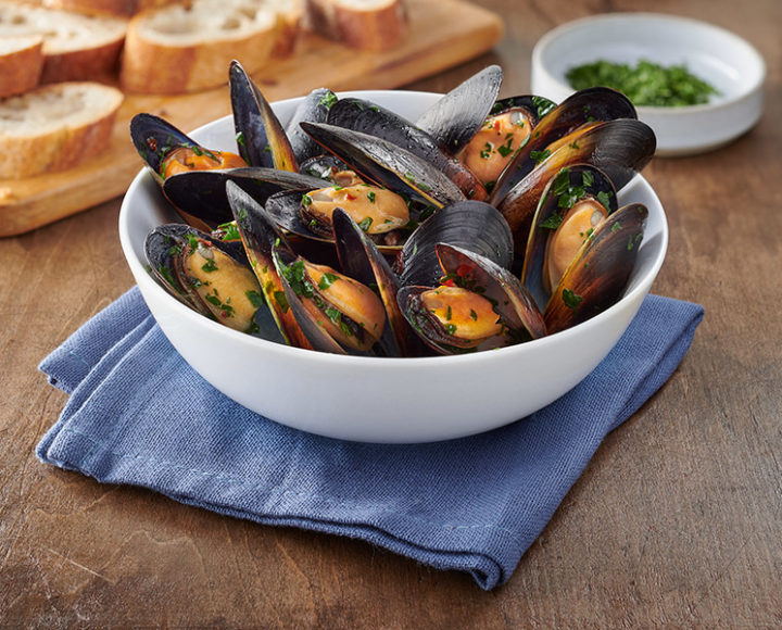 Mussels and White Wine with Garlic and Parsley