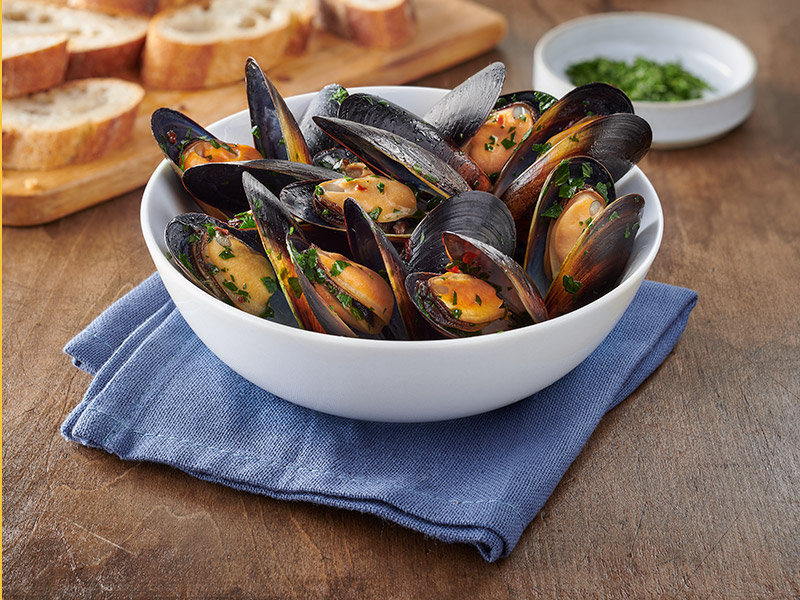 Mussels and White Wine with Garlic and Parsley